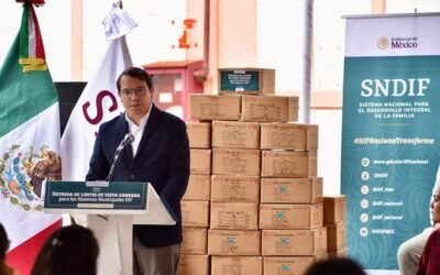 Entregan Sistema Nacional DIF y RestoringVision 800 mil lentes de vista cansada a familias de México