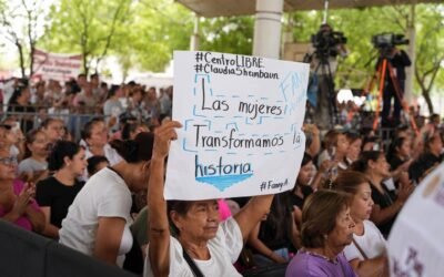 “Las mujeres podemos ser lo que queramos ser y para ello es la facilidad de estos créditos”: Sheinbaum